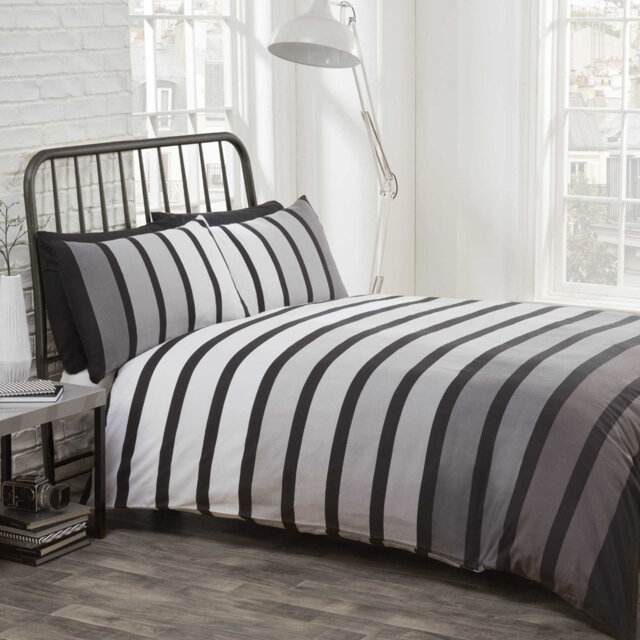 Striped Duvet Cover with Pillowcases Included