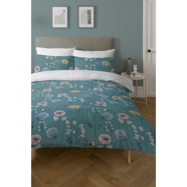 Chunnu Polyester Floral Duvet Cover Set with Pillowcases Included