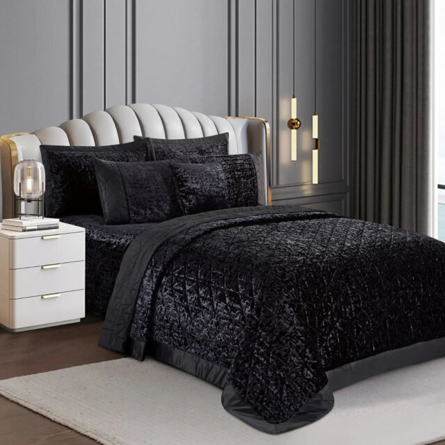 Polyester Floral Bedspread with Pillow Shams Included