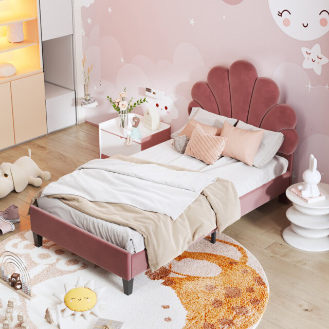 Akershus Upholstered Bed With Shell-Shaped Headboard