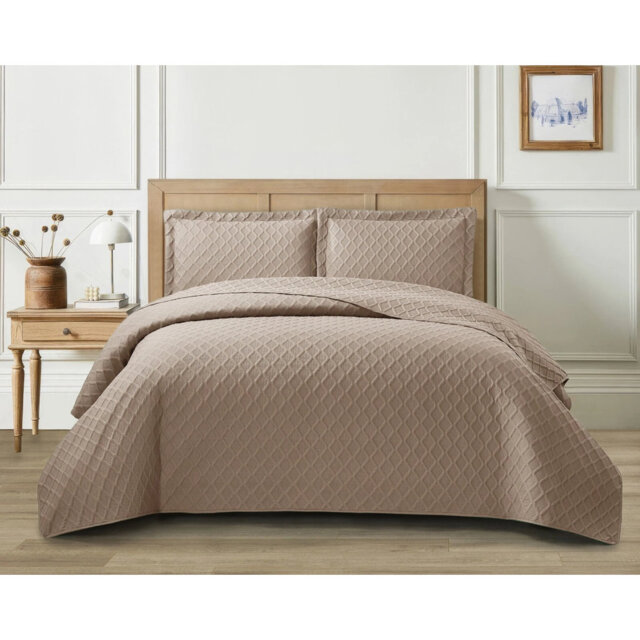Polyester No Pattern Bedspread with Pillow Shams Included