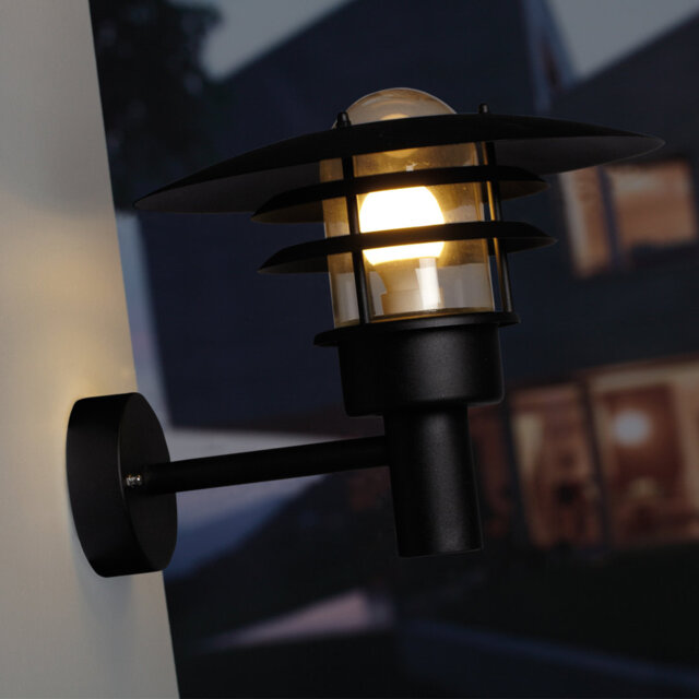 Outdoor Wall Lantern