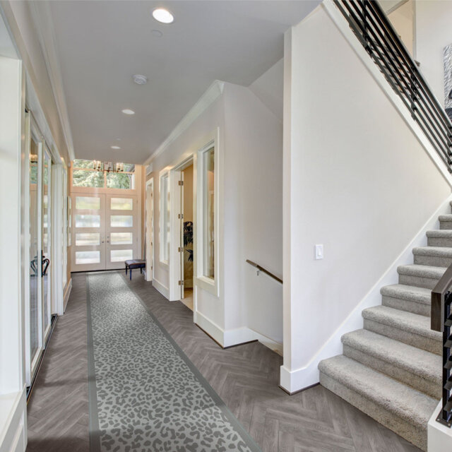 Rosette Grey Hallway Runner Rug – Soft, Comfortable & Durable Carpet for Hall, Kitchen & Corridor
