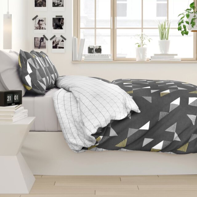 Elegant Geometric Duvet Cover with Pillowcases - Polycotton Bedding Set - Available in Single Double King