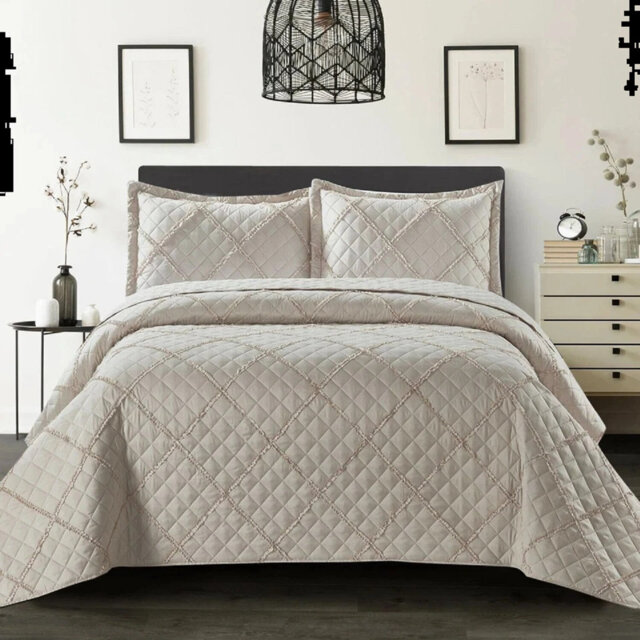 Luxury Quilted Modern Ruffle Bedspread Box Pattern Soft Comforter Bedding Set With Pillow Shams