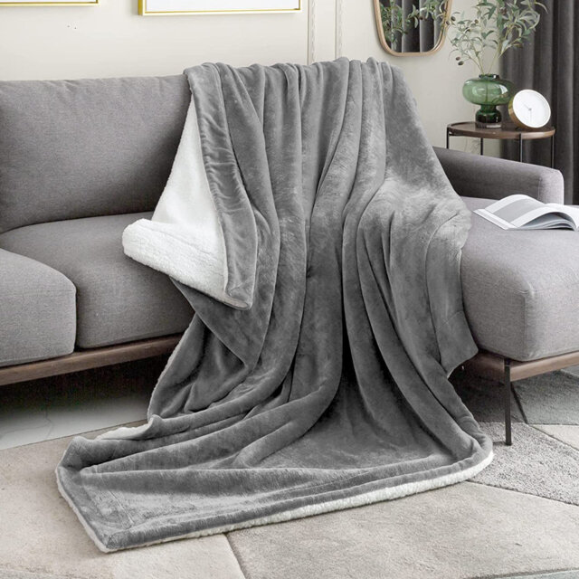 Formaran Sherpa Fleece Fur Thick Reversible Blanket Throw