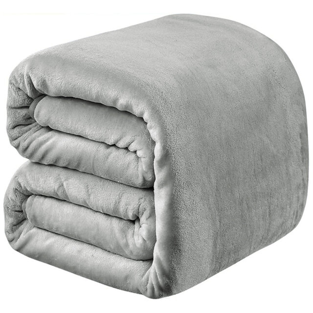 Soft & Cozy Faux Fur Reversible Fleece Throw Blanket
