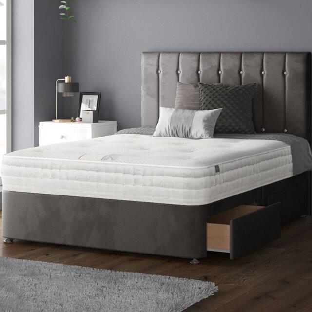 New Fairfield Upholstered Bed