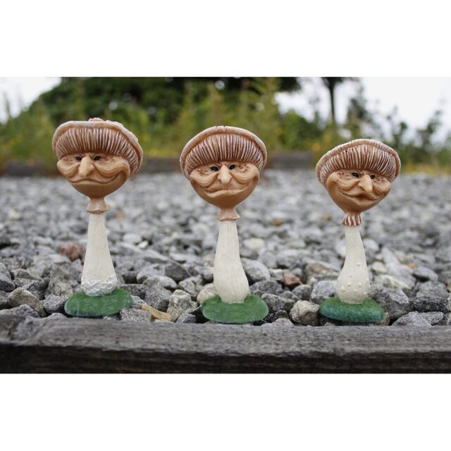 Copemish Plants & Flowers Weather Resistant UV Resistant Plastic Garden Statue