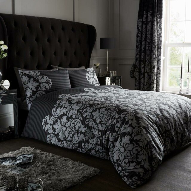Damask Pattern Duvet Cover Set with Matching Pillowcases - Polycotton Bedding Set - Washable