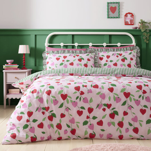 Fun Strawberries Cotton Blend Floral Duvet Cover Set