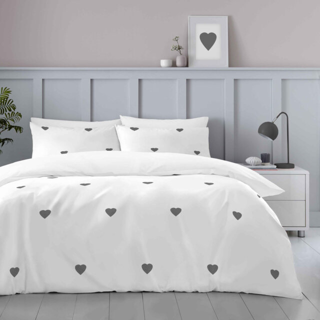 Premium Polycotton Embroidered Duvet Cover Set with Pillowcases Easy Care Soft Breathable Bedding for Cosy Comfort Living