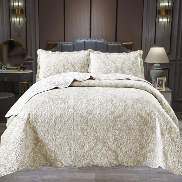 Printed Bedspread Set with Vintage Floral Patchwork Design, Soft Microfiber Coverlet Set with Matching Pillow Shams for All Seasons