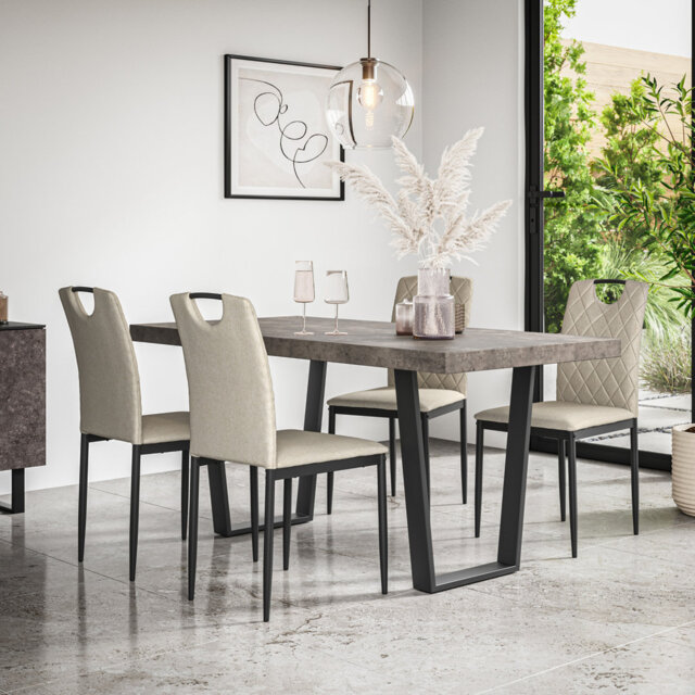 Davius 6 - Person Dining Set