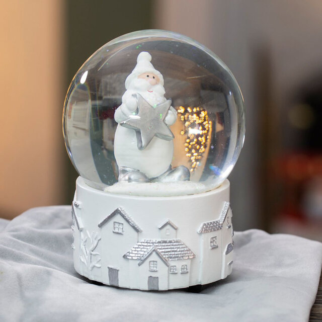 Christmas Snow Globe