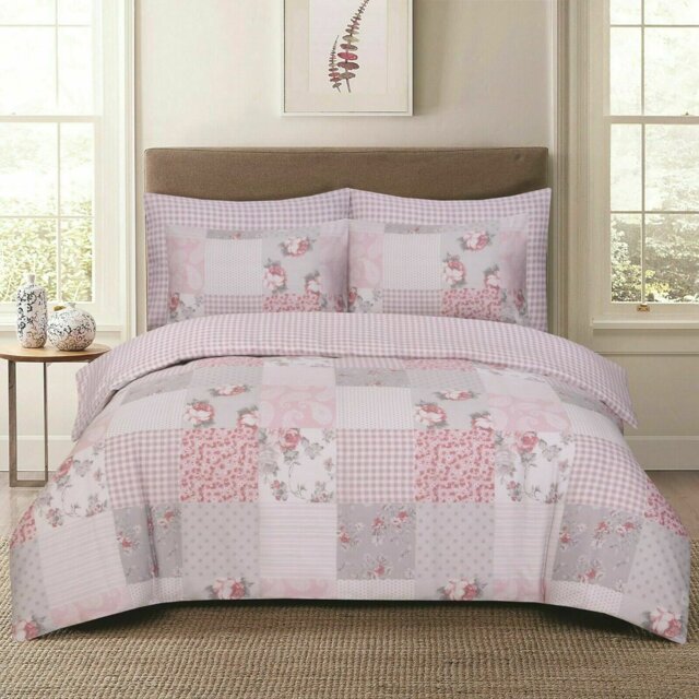 Duvet Cover Set with Pillowcases Cotton Rich Damask Pattern Bedding Soft Easy Care Wrinkle Resistant and Durable