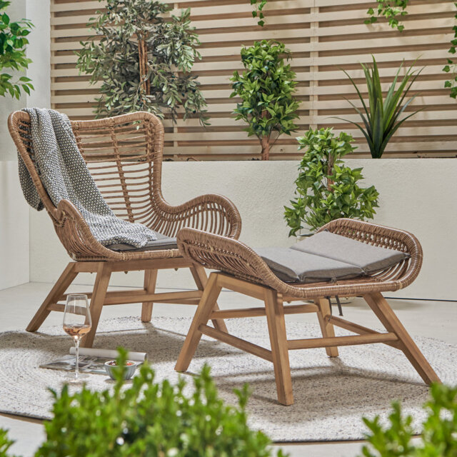 Kaysie Garden Chair with Footstool and Cushions