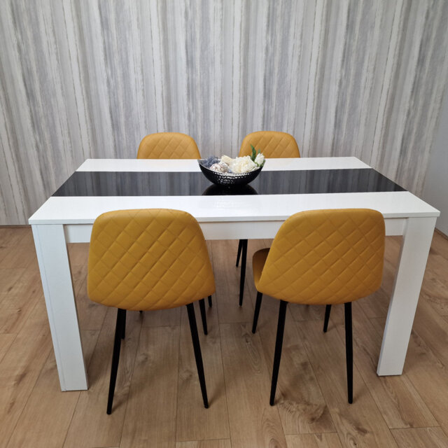 Bertila 4 - Person Dining Set
