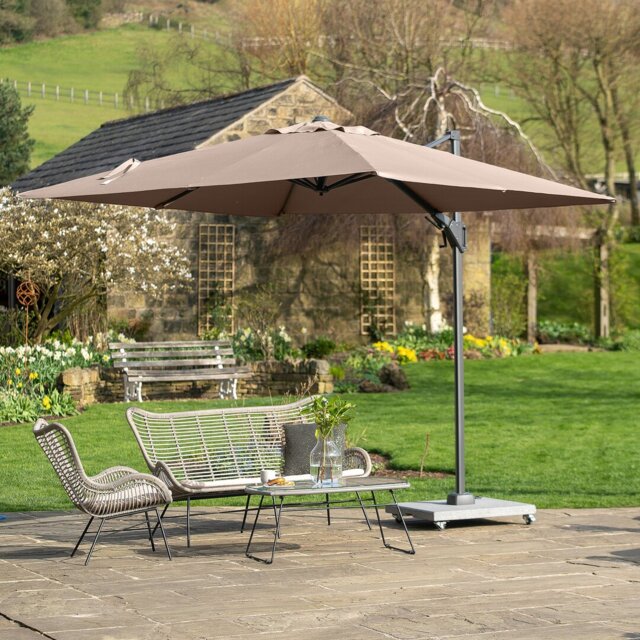 Aarne 2.7m Square Parasol