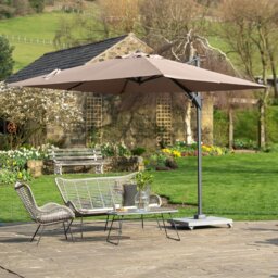 Aarne 2.7m Square Parasol