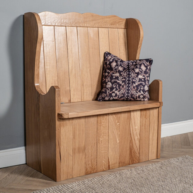 Fleischmanns Solid Wood Storage Bench