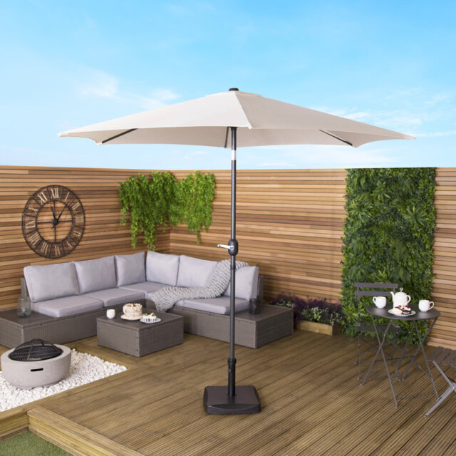 Aaden 2.7m Traditional Parasol