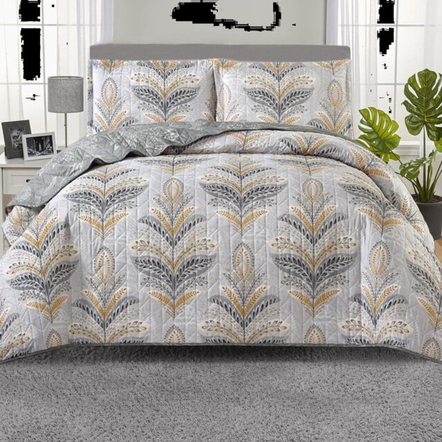 Marlow Home Co. Amalyah Floral Bedspread with Pillowcases