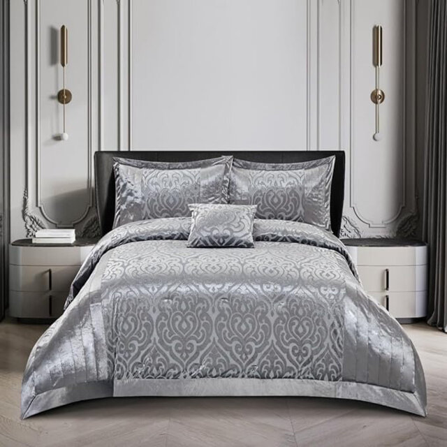 Bollara Damask Bedspread with Pillow Shams Included
