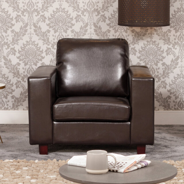 Acorn Oaks Club Chair
