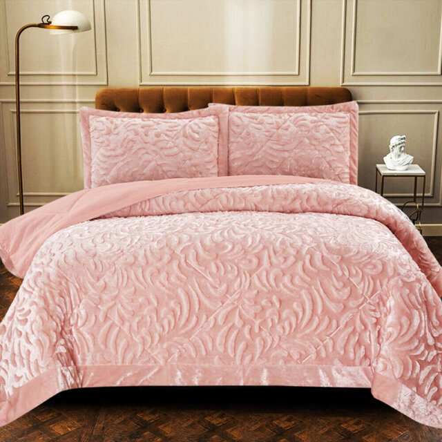 Holm Polyester Bedspread with Pillow Shams Included