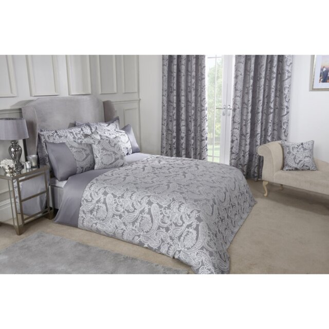Duchess Polyester Paisley Duvet Cover Set with Pillow Shams