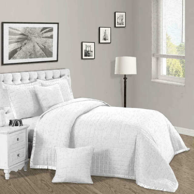 Liannys Throw Blanket