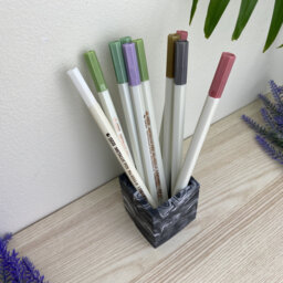 Neomi Square Pen Pot