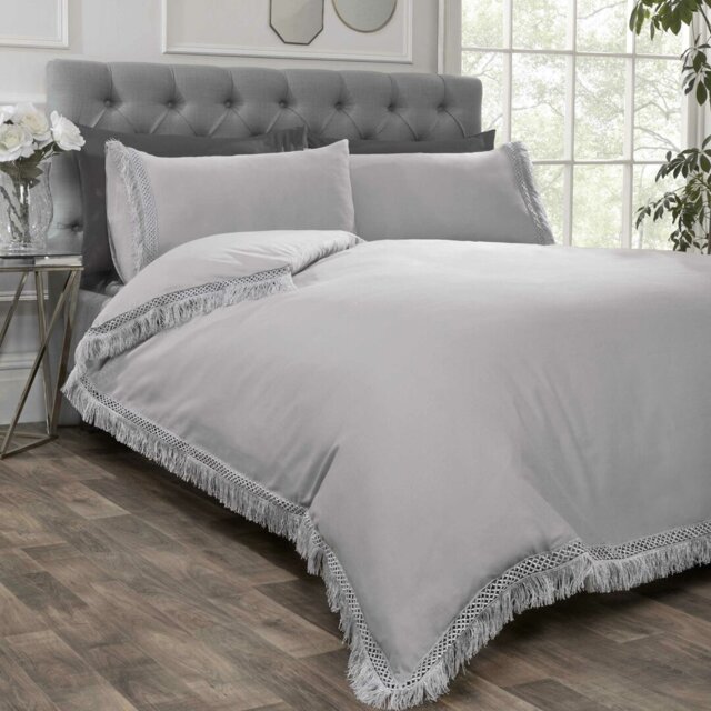 Huerta Solid Colour Duvet Cover Set with Pillowcases Included