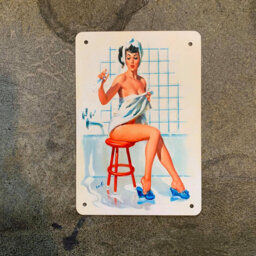 Pin up Girl Bath Overflowing Bathroom Metal Wall Décor