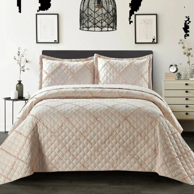 Luxury Quilted Modern Ruffle Bedspread Box Pattern Soft Comforter  Bedding Set With Pillow Shams