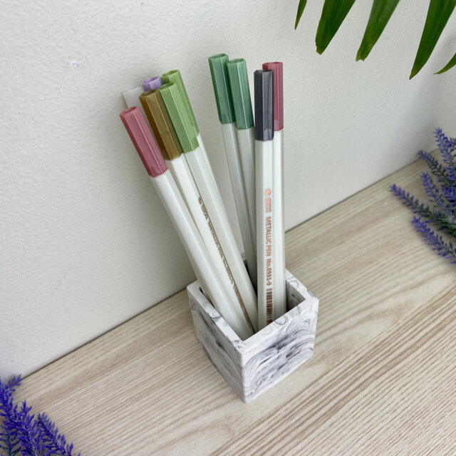 Neomi Square Pen Pot