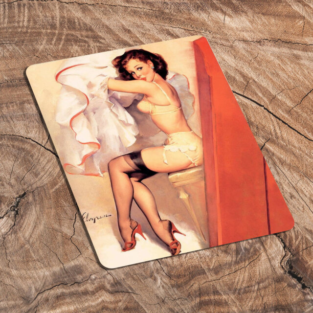 Pin up Girl Dressing Room Metal Art Wall Décor