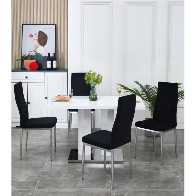 Brittlynn 4 - Person Dining Set