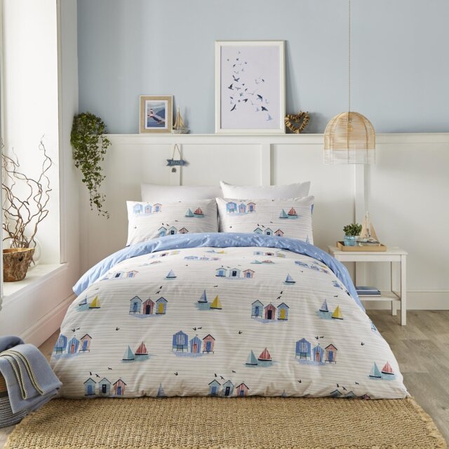 Beach Huts Blue/Grey/Pink 120 TC Reversible Modern & Contemporary Duvet Cover Set