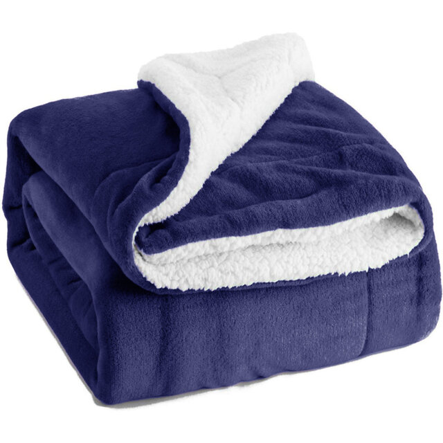 Super Soft Sherpa Fleece Blanket – Reversible Cozy Throw 240 GSM