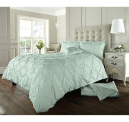 Premium Pintuck Polycotton Duvet Cover Set with Pillowcases Soft Breathable Easy Care Durable Bedding