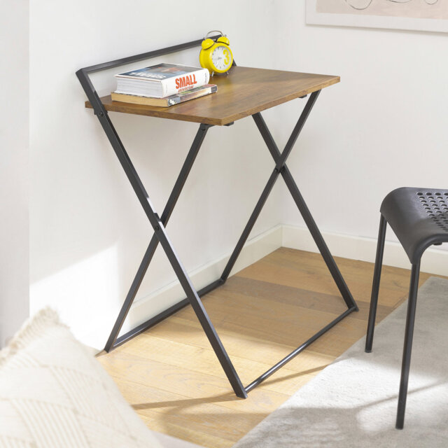 Computer desk