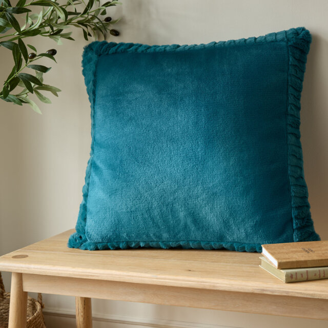 Velvet and Faux Fur 55x55cm Cushion with inner