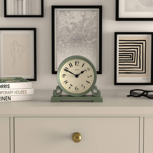 Analogue Plastic / Acrylic Quartz Movement / Crystal Tabletop Clock