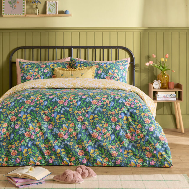 Emerie Floral Duvet Cover Set with Pillowcases Included