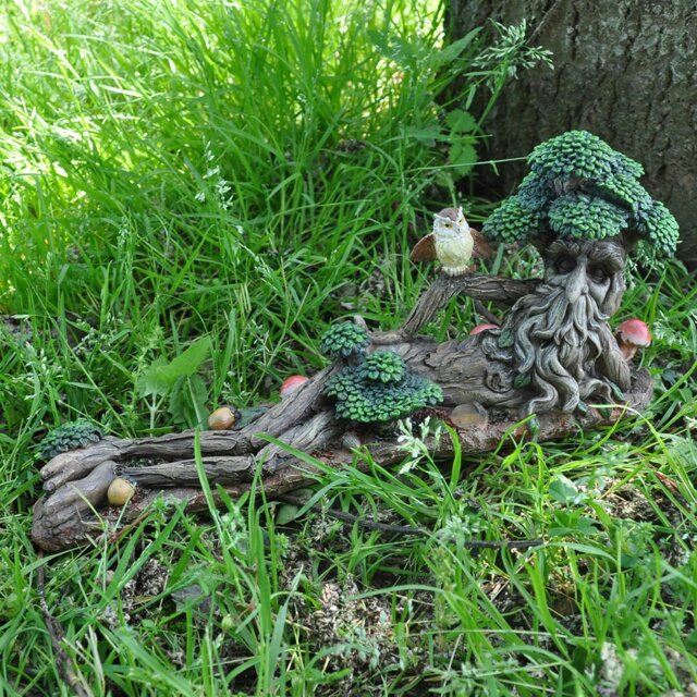 Laursen Plants & Flowers Weather Resistant Resin Garden Statue