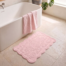 Gracie Floral Jacquard Scalloped Bath Mat