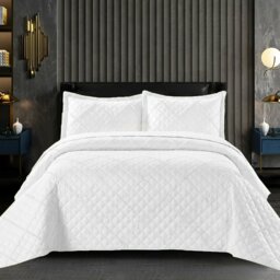Fairdale Polyester Bedspread with Pillow Shams Included