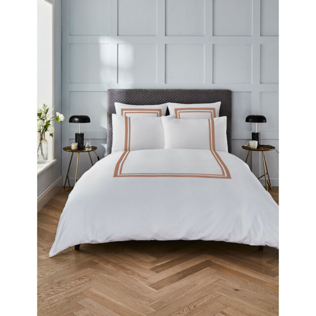 Double Applique Band 400 Thread Count 100% Cotton Duvet Cover Set in Mocha